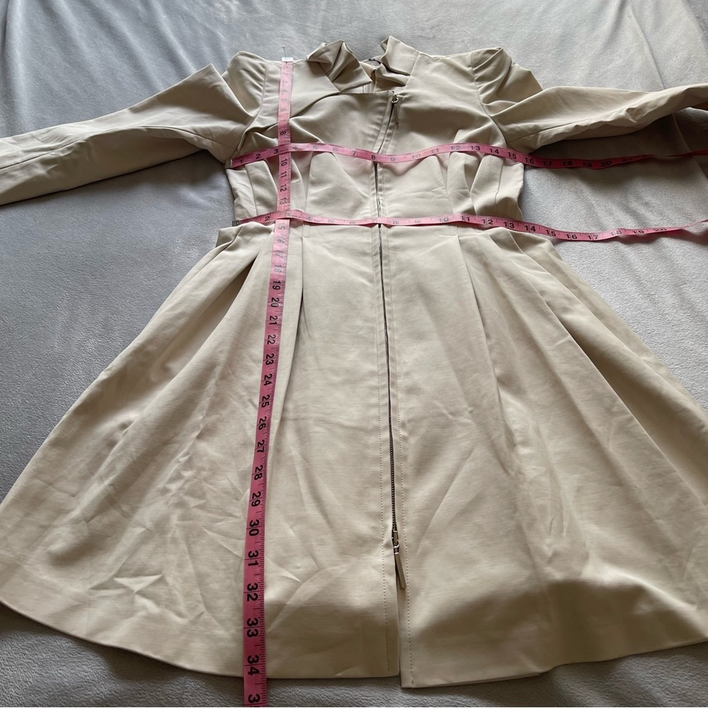 Giorgio Armani Cream Trench Coat - Picture 13 of 16